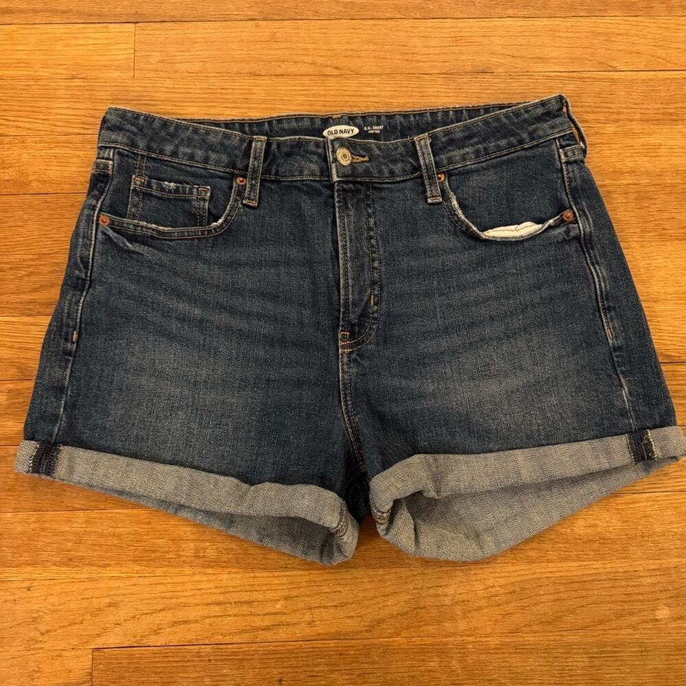 Old Navy O. G. High Rise medium wash jeans shorts size 14
 b31
